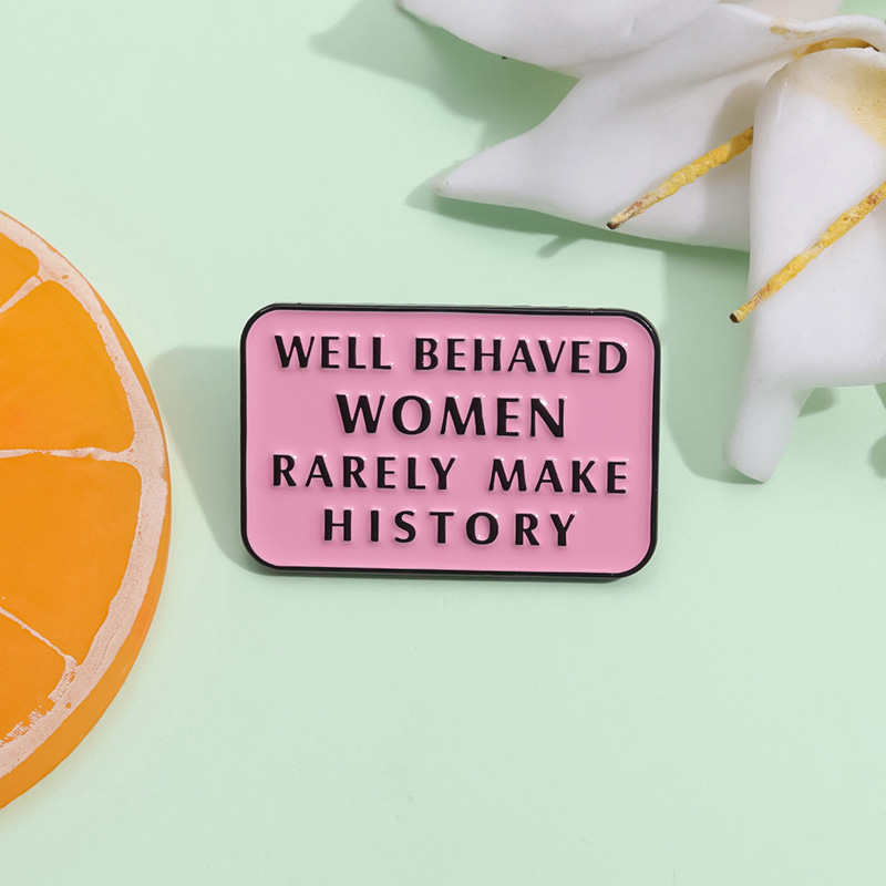 Well Behaved Women Rarely Make - Women Fashion History recension och pris
