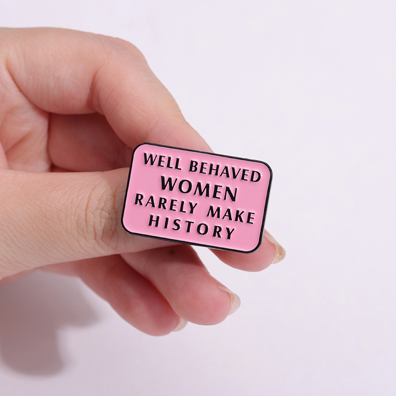 Well Behaved Women Rarely Make - Women Fashion History recension och pris