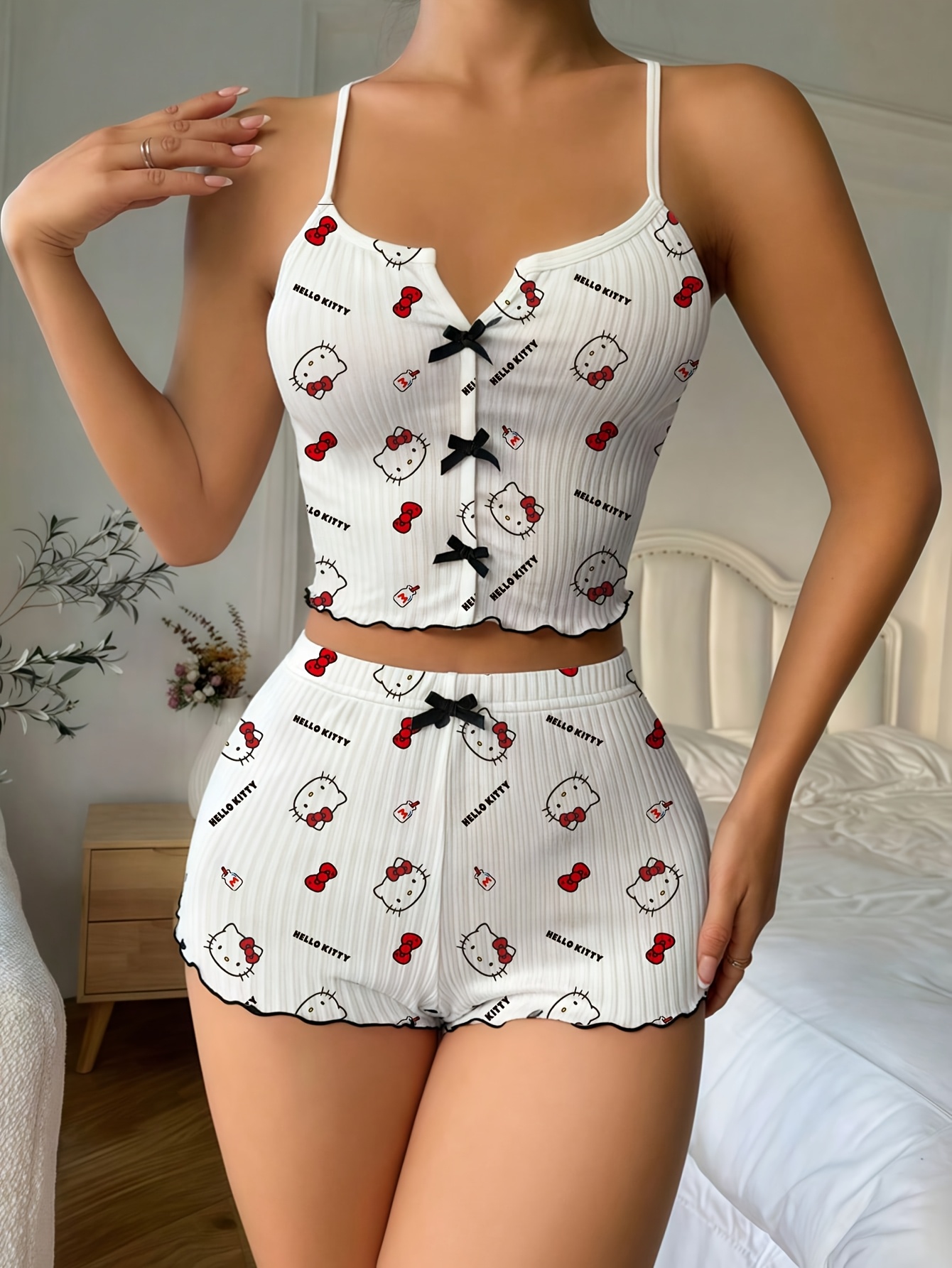 Sanrio Hello Kitty Bowknot Sus - Women Top Fashion recension och pris
