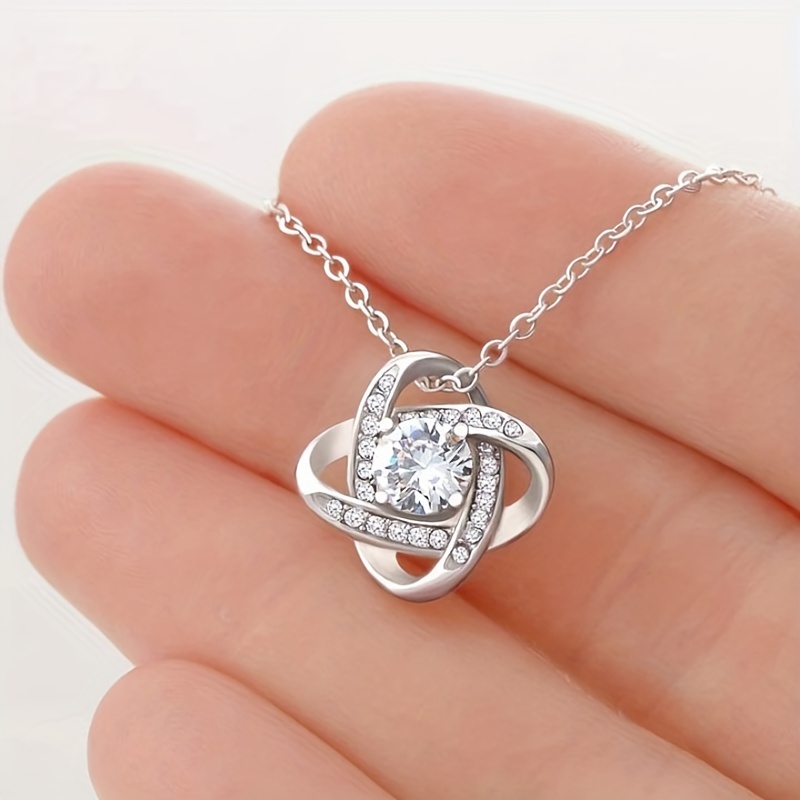 Sentimental To My Mom Necklace - Women'S Day Fashion Show recension och pris