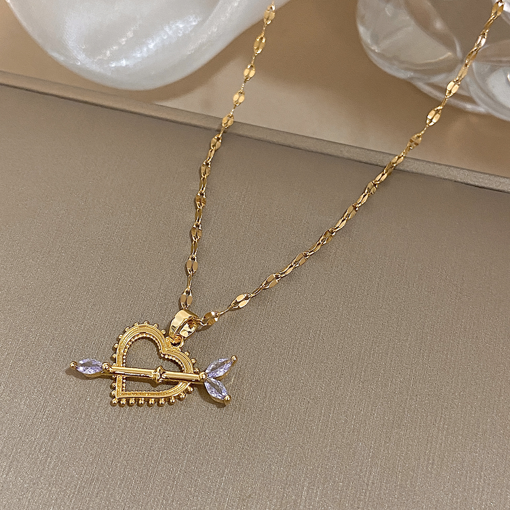 Round Flowers Pendant Necklace - Women'S Day Fashion Show recension och pris