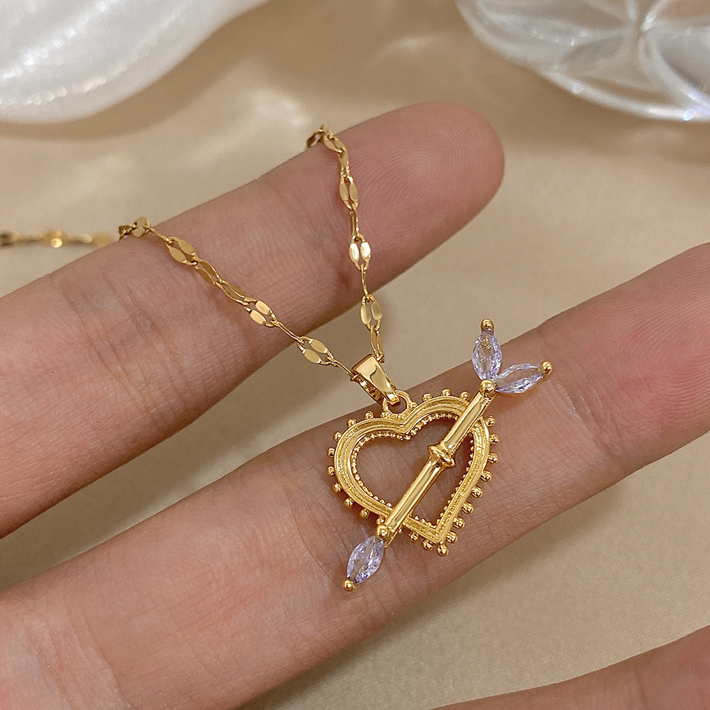 Round Flowers Pendant Necklace - Women'S Day Fashion Show recension och pris