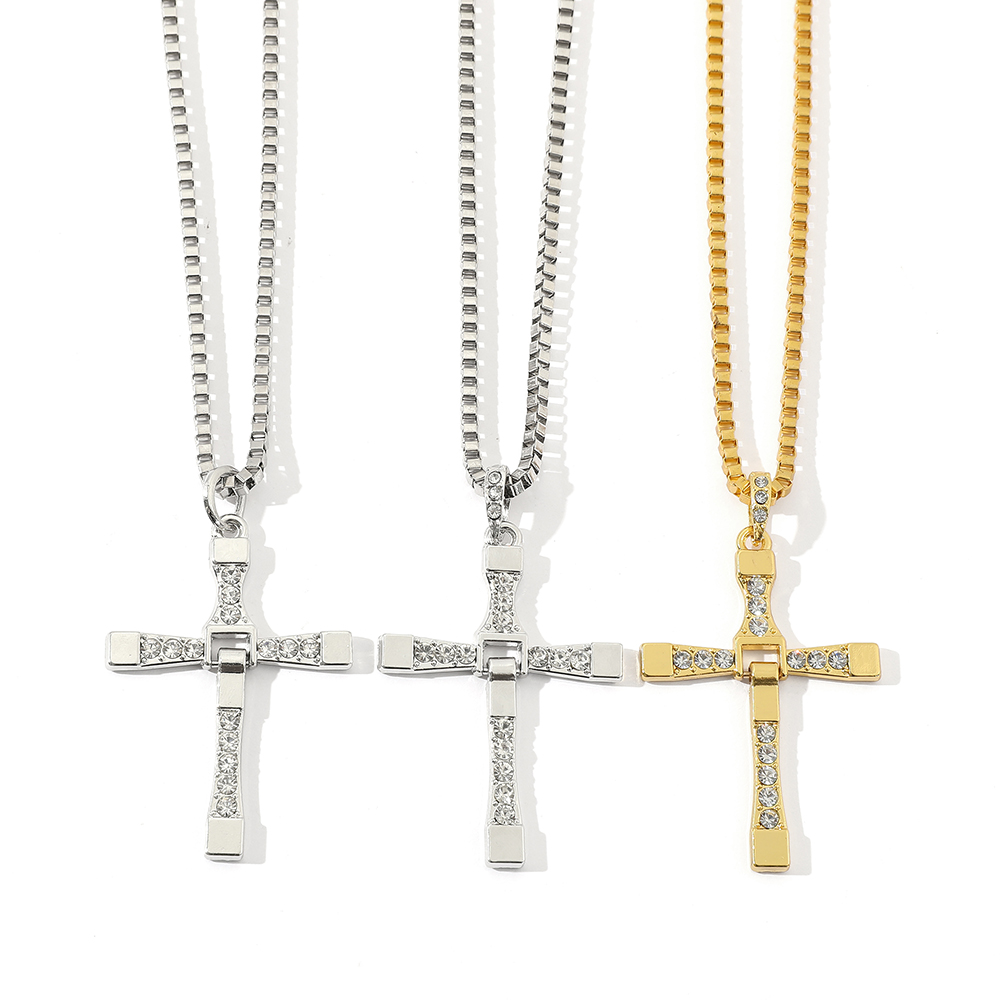 Fashion Punk Rhinestone Cross  - Women Fashion Necklace recension och pris