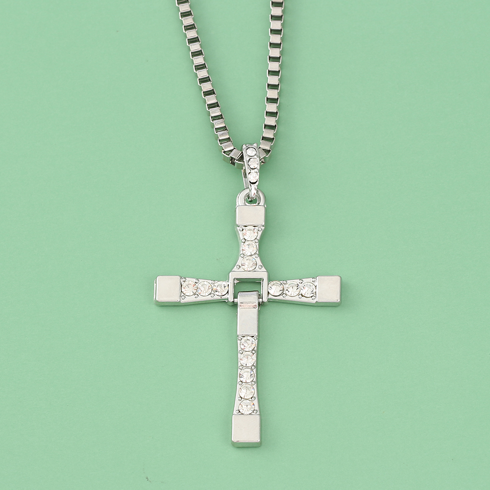 Fashion Punk Rhinestone Cross  - Women Fashion Necklace recension och pris